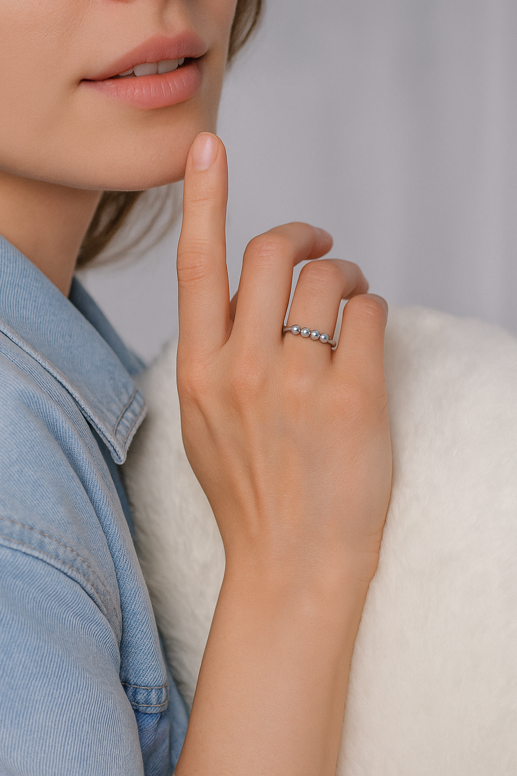 Anxiety Ring mit beweglichen Kugeln in verschiedenen Farben