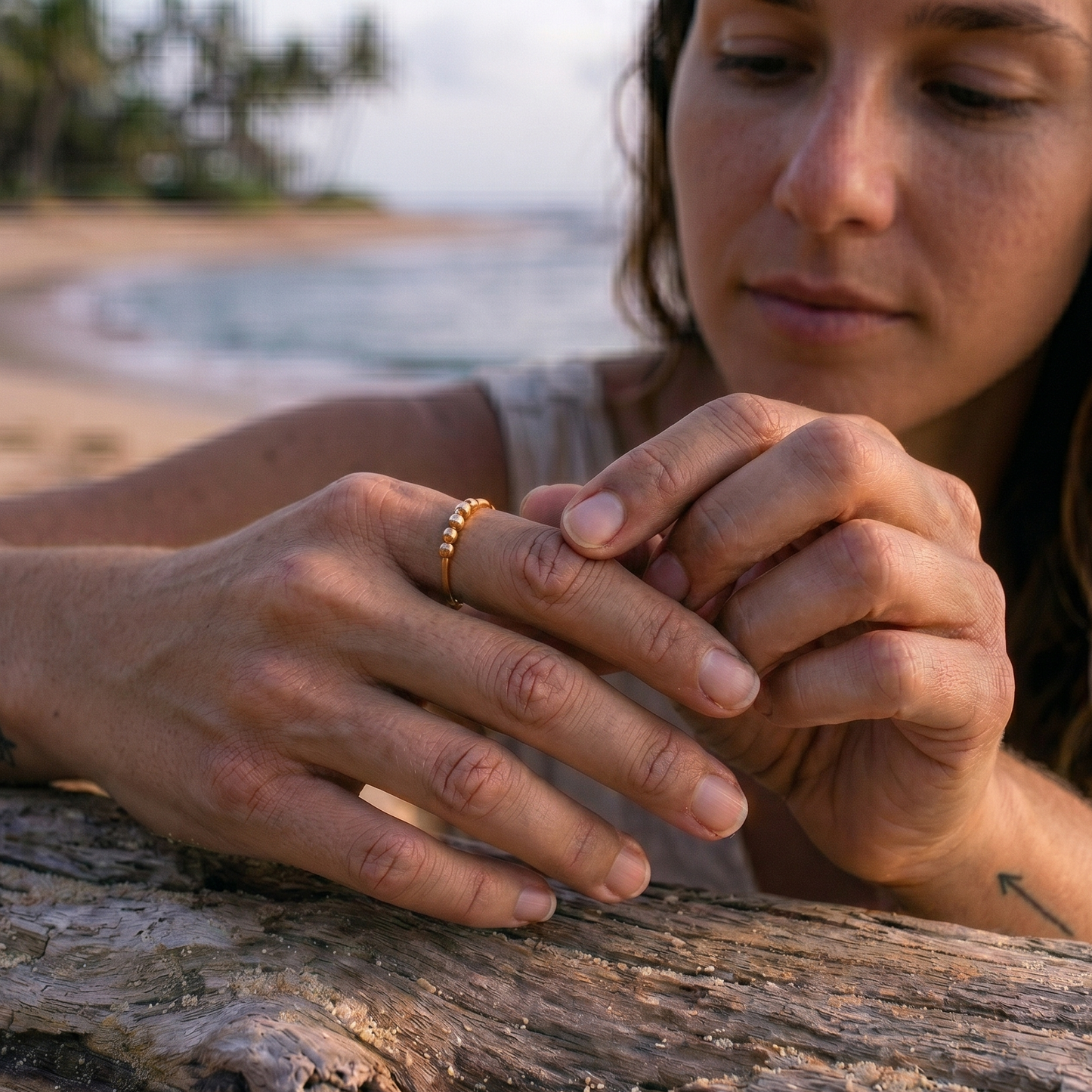 Anxiety Ring mit beweglichen Kugeln in verschiedenen Farben