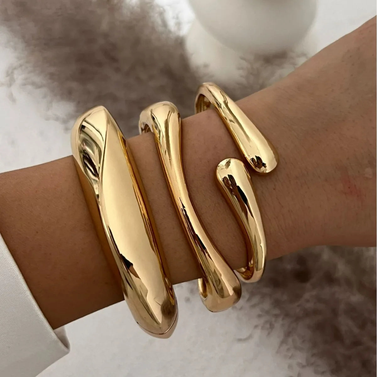 Geometrischer Armreif in Gold & Silber