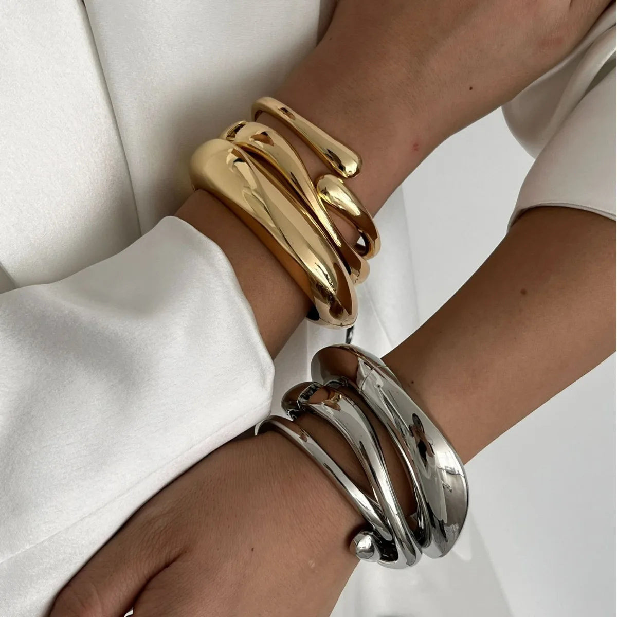 Geometrischer Armreif in Gold & Silber