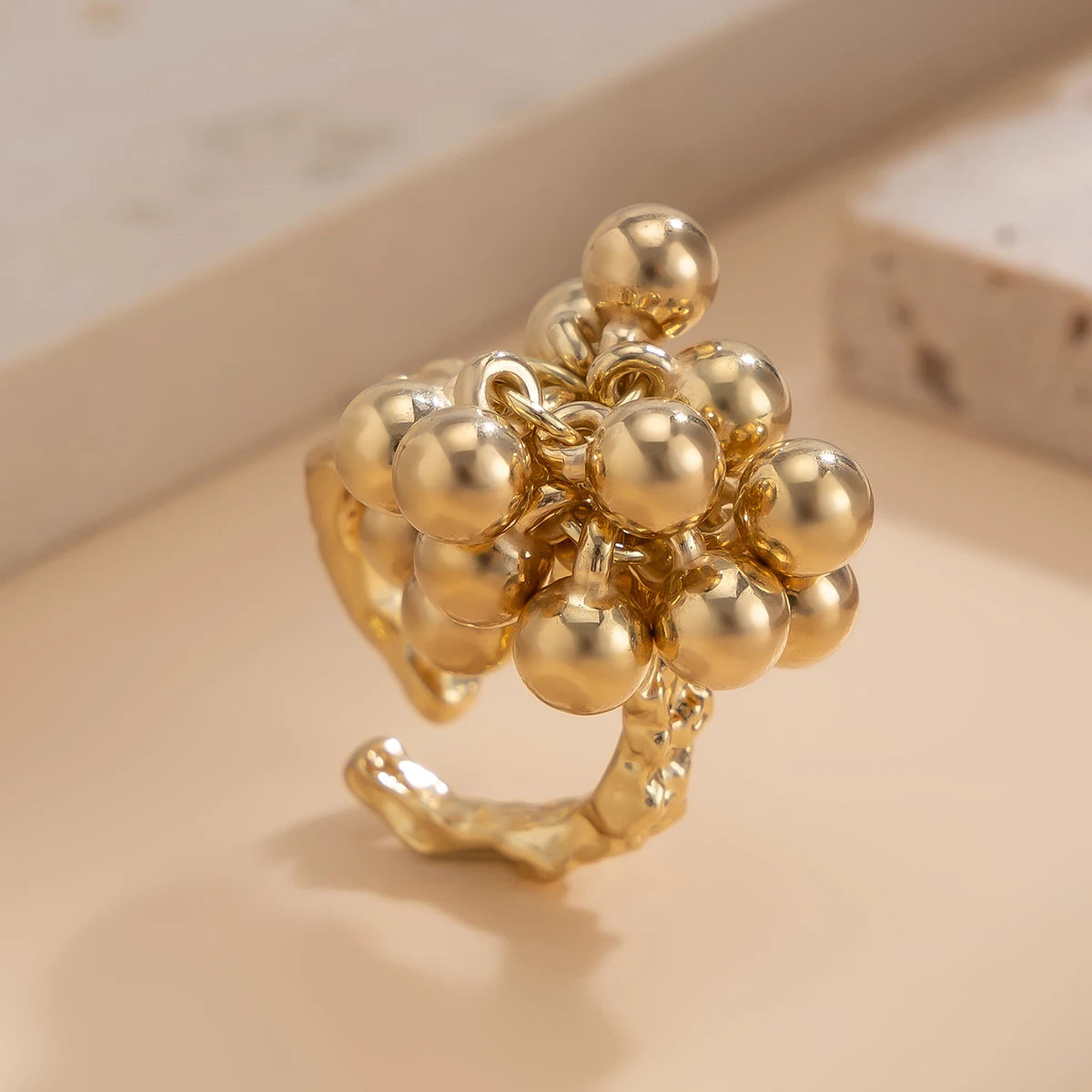 Punk Metallring mit Kugeldesign – Unisex, verstellbar & stylisch