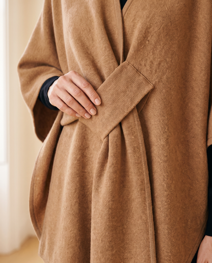 Langer Poncho Schal – Detail der Schlaufe