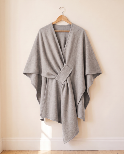 Langer Poncho Schal in Hellgrau