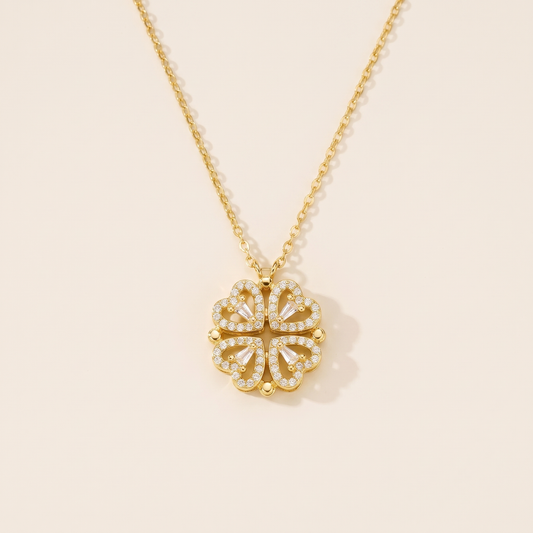 Kleeblatt Halskette mit Herzen in Gold