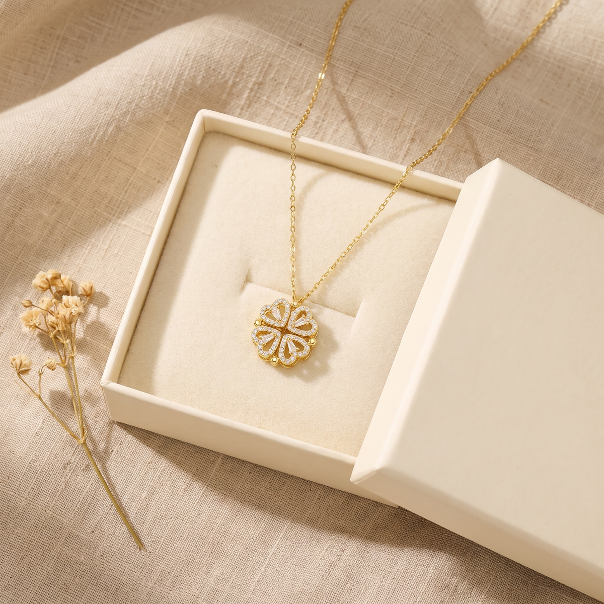 Kleeblatt Kette in Geschenkbox